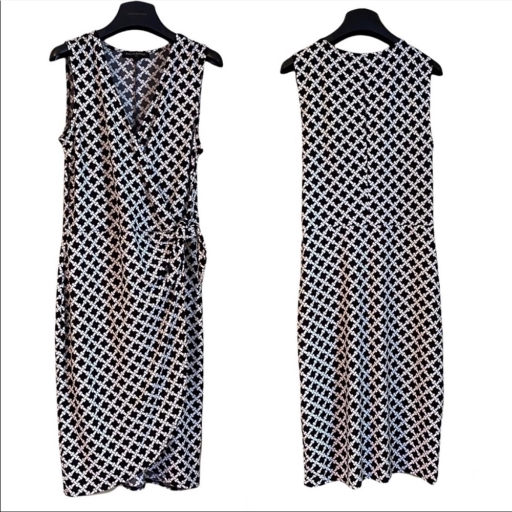 2/$40 NWT Banana Republic Sleeveless Black & White geometric Faux Wrap Dress S